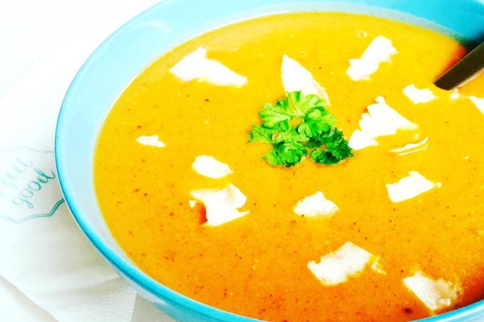 Polévka z pečených lilků