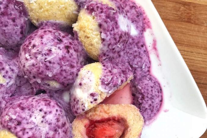 OVOCNÉ KNEDLÍKY Z KRÉMOVÉHO SÝRA