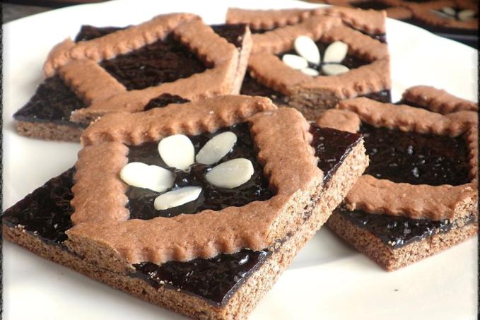 MEDOVÝ MŘÍŽKOVÝ KOLÁČ