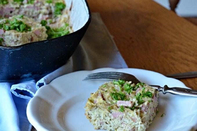 Základní slaný cuketový koláč na plech – bez lepku, mléka a příp. i vajíček