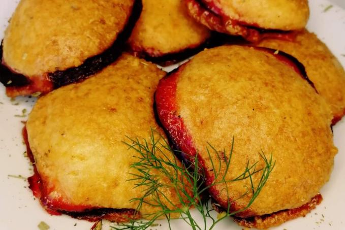 Jednohubky z červené řepy s nadýchanou čepicí