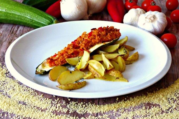 Cuketa plněná restovanou směsí šmakouna s bramborem na tymiánu