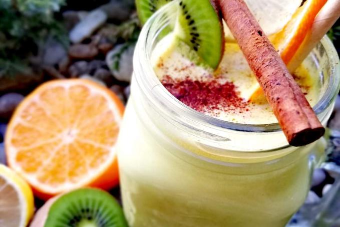 HREJIVÈ ZLATÉ MLIEKO ZO ŠKORICOU A ZÁZVOROM