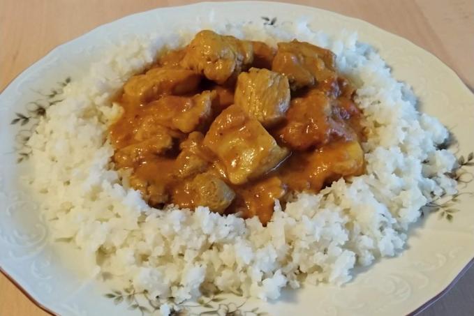 Kuřecí curry s květákovou "rýží" - LC