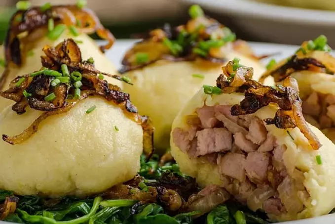 Plněné bramborové knedlíky