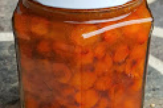 Sterilované brusinky (rybíz, rakytník)