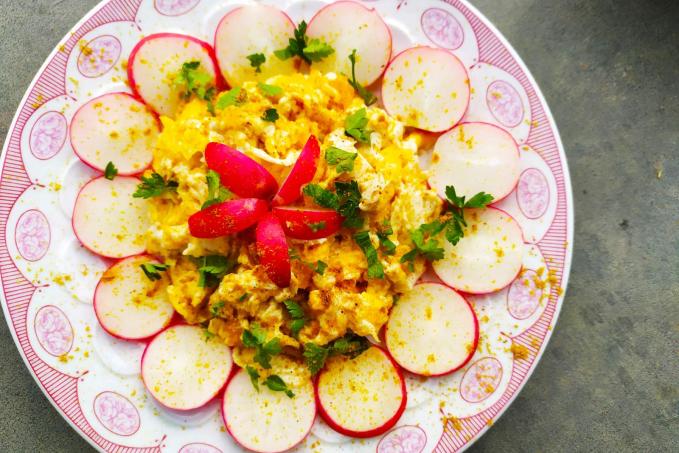 Smažená míchaná vajíčka na kari