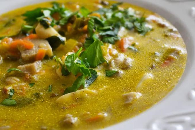 HOUBOVÁ POLÉVKA SE SÝREM BRIE