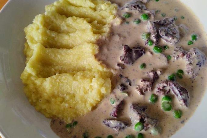 Játra se smetanou a hráškem