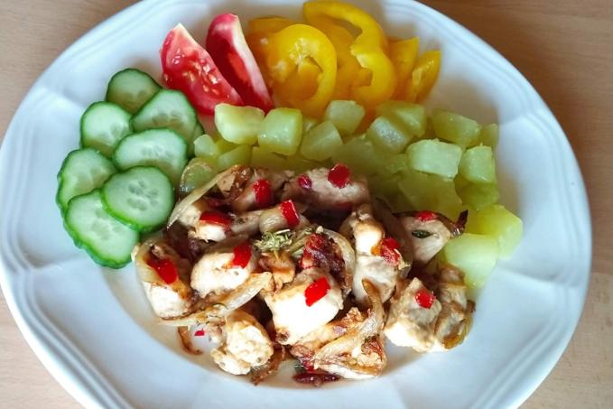 Kuřecí maso na hořčici a cibuli s vařenou kedlubnou - LC