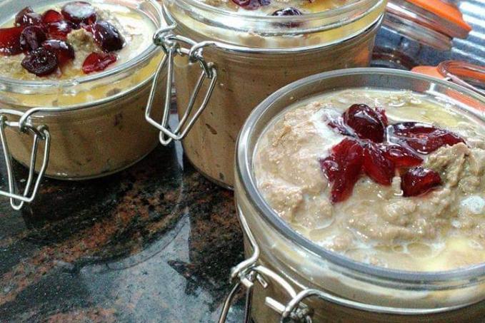 Pašteta s kuracích pečienok a brusnicami