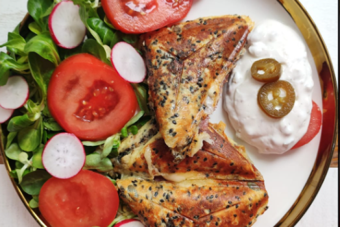 Mandlovo-semínkový toast a jalapeno dip