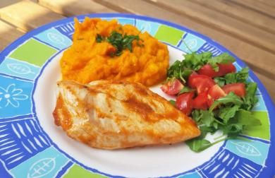 Kuřecí prso se zeleninovou kaší a rukolovým salátkem