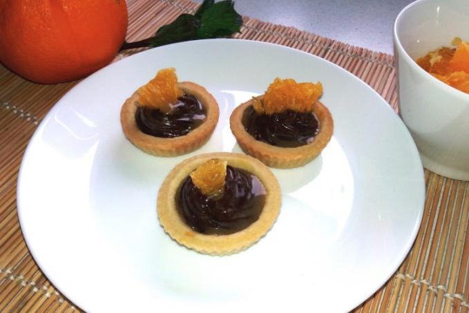 Pomerančové košíčky s tekutým karamelem