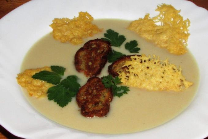 ČESNEKOVÁ KRÉMOVÁ POLÉVKA