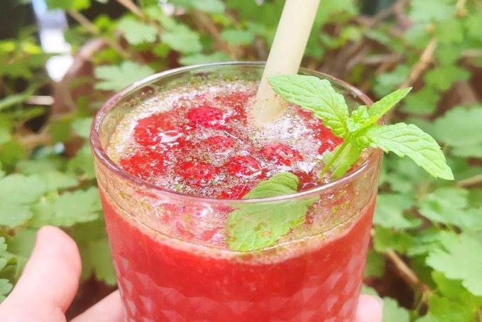 Jahodovo-mátová limonáda