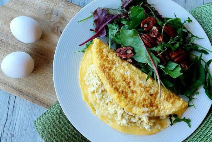 Omeleta s vajíčkovou pomazánkou