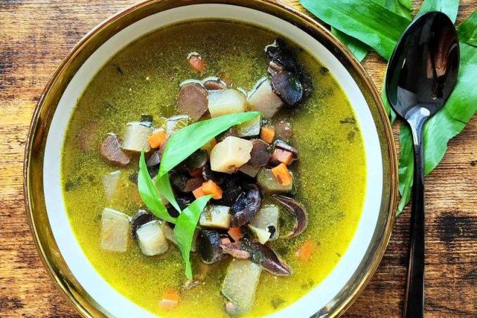 Bramboračka s medvědím česnekem