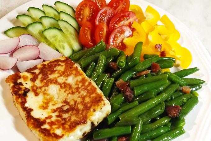 Sýr s fazolovými lusky na slanině - LC