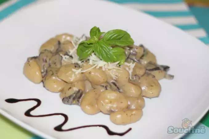 Gnocchi al funghi (houbové bramborové noky)