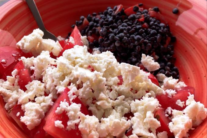 Salát z černé čočky