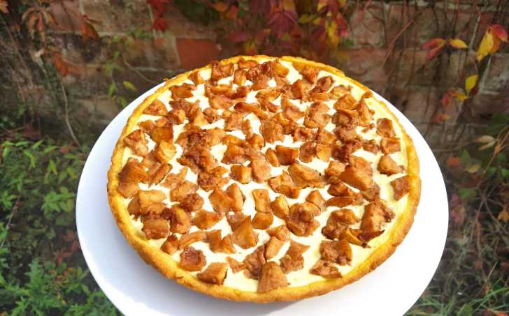 Mandlový koláč s tvarohem a jablky - LC