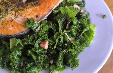 Restovaný kadeřávek s para ořechy