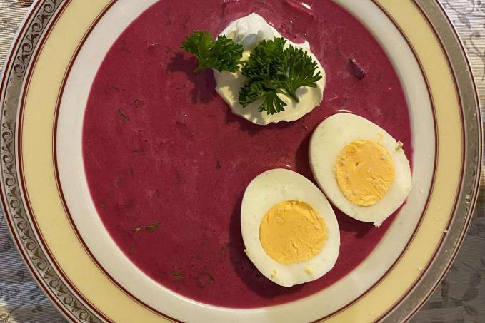 Chlodnik - studená polévka z červené řepy