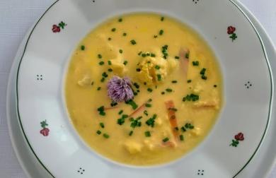 Krémová květáková polévka s mrkví