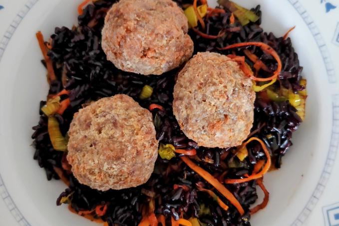 Černá rýže se zeleninou