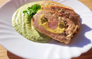 PLNĚNÁ SEKANÁ S HRÁŠKOVÝM PYRÉ