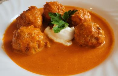 TOMATOVÁ POLÉVKA S MASOVÝMI KNEDLÍČKY