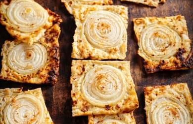 Sýrovo-cibulové chipsy