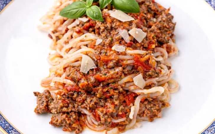 Ragú z mletého hovězího masa a konjakové těstoviny