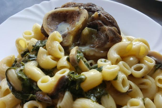 Telecí ossobuco na víně se žampiony