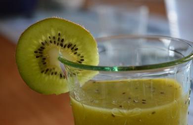 Ananasové smoothie s kiwi