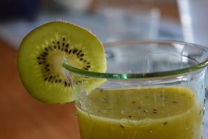 Ananasové smoothie s kiwi