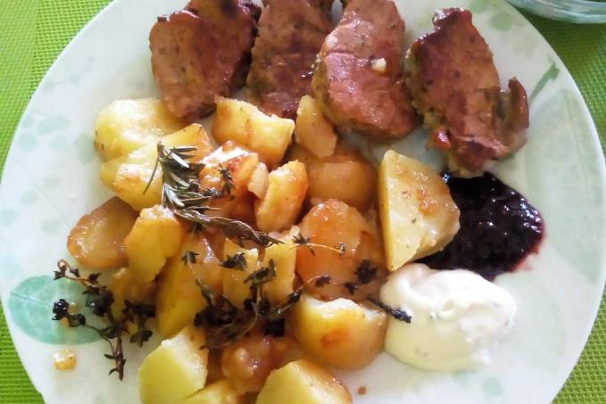 Panenka naložená v bylinkách