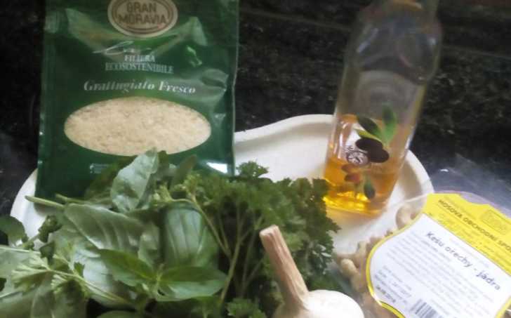 Bazalkové pesto