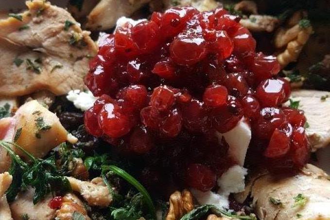 Kuřecí směs s ořechy a kozím sýrem