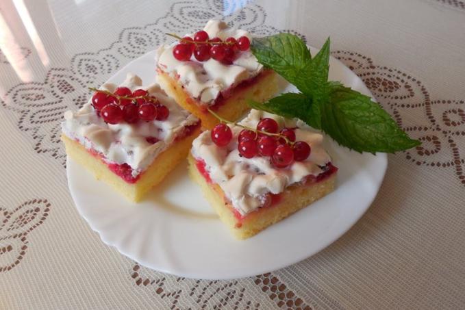 Rybízový koláč se sněhem