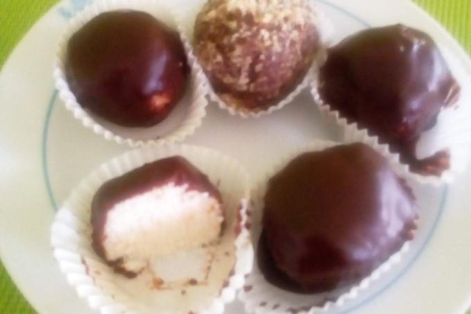 Kokosové kuličky s tvarohem - nízkosacharidové