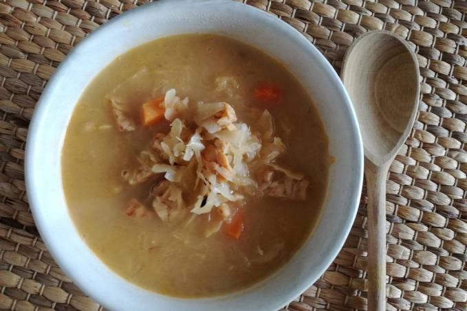 ZELNÁ POLÉVKA S TEMPEHEM