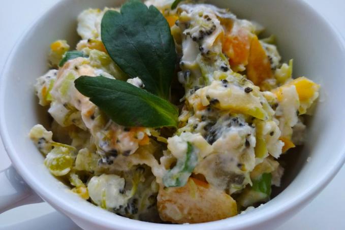 Brokolicový salát s vajíčkem