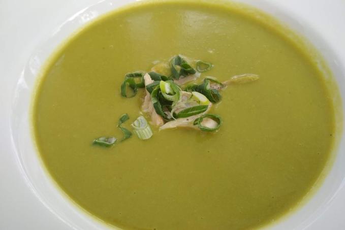 Hrášková polévka se zauzenou rybou