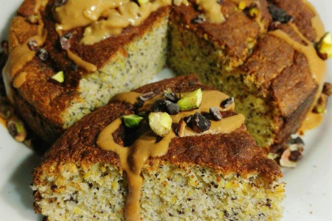 Krupicový mák & citrón koláček