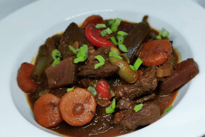 Hovězí kližka na zelenině LC