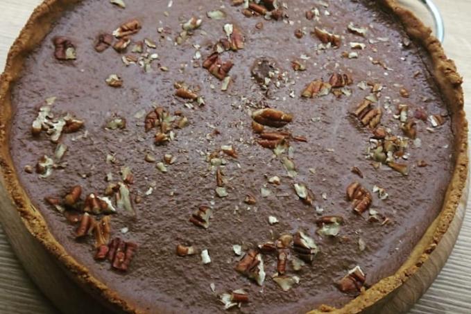 Mandlovo-pekanový keto čokoládový dort