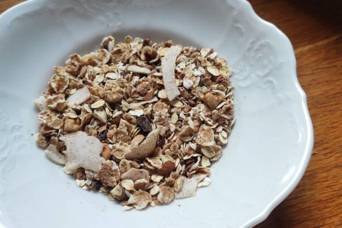 Domácí čokoládové musli s kokosem (pohanka, špalda, oves)