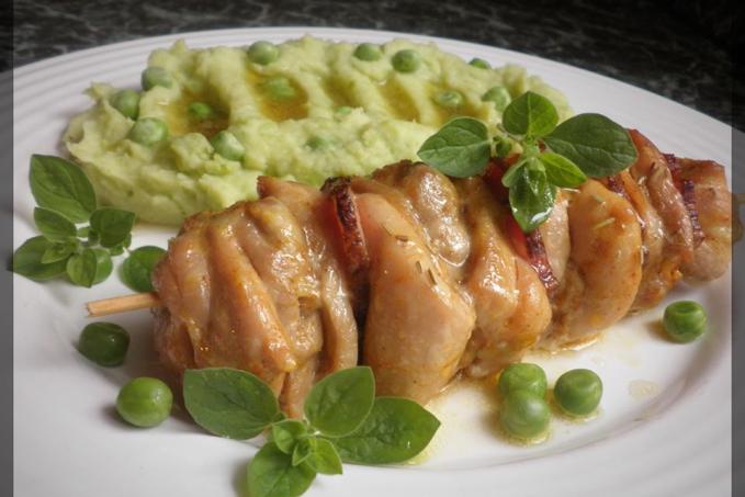 KUŘECÍ ŠPÍZ S BRAMBOROVO-HRÁŠKOVÝM PYRÉ